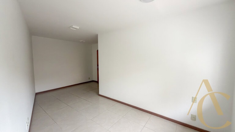 Apartamento para alugar – 3 quartos sendo 1 suíte e demi-suíte – Abraão | Florianópolis/SC.