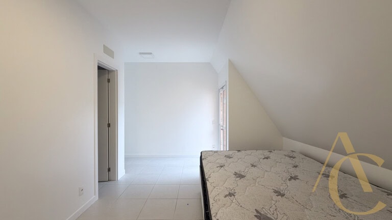 Apartamento para alugar – 03 quartos sendo 01 suíte – Córrego Grande | Florianópolis/SC.