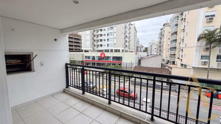 Apartamento para alugar – 1 suíte e 2 demi-suítes –  Abraão | Florianópolis/SC.