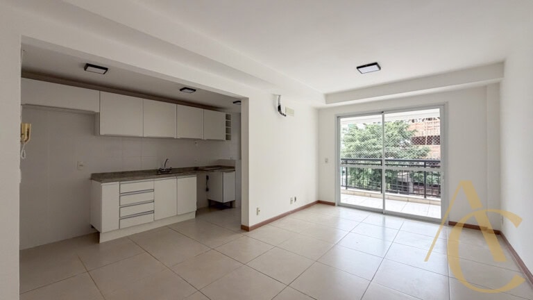 Apartamento para alugar – 3 quartos sendo 1 suíte e demi-suíte – Abraão | Florianópolis/SC.