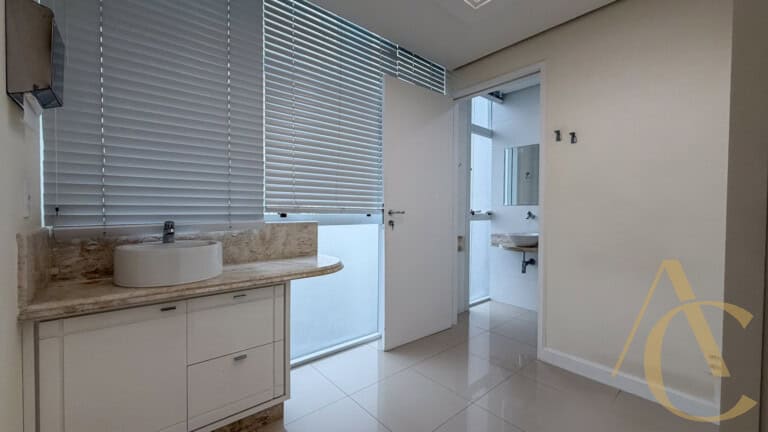 Sala/andar corporativo para locação – 119,00m² – Centro | Florianópolis/SC.