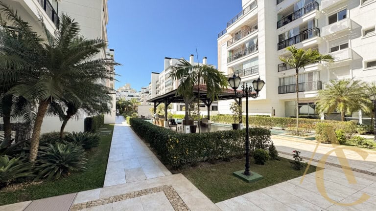 Apartamento para alugar – 1 suíte e 2 demi-suítes –  Abraão | Florianópolis/SC.