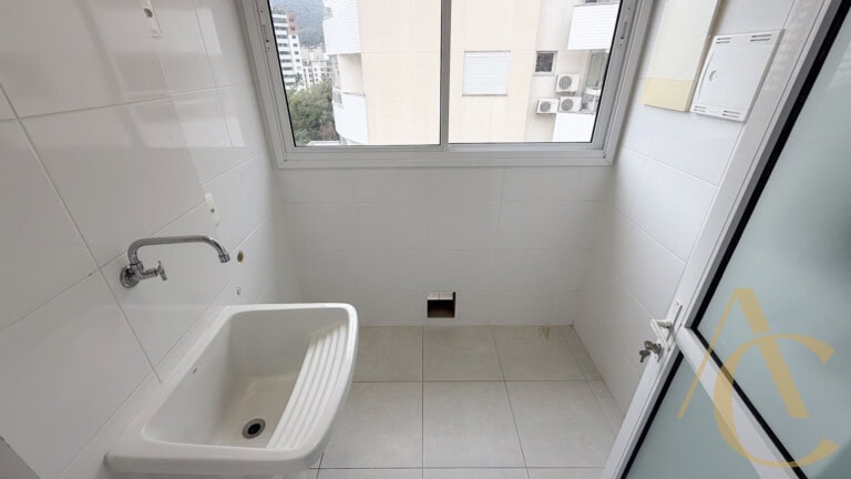 Apartamento para alugar – 03 quartos sendo 01 suíte – Córrego Grande | Florianópolis/SC.