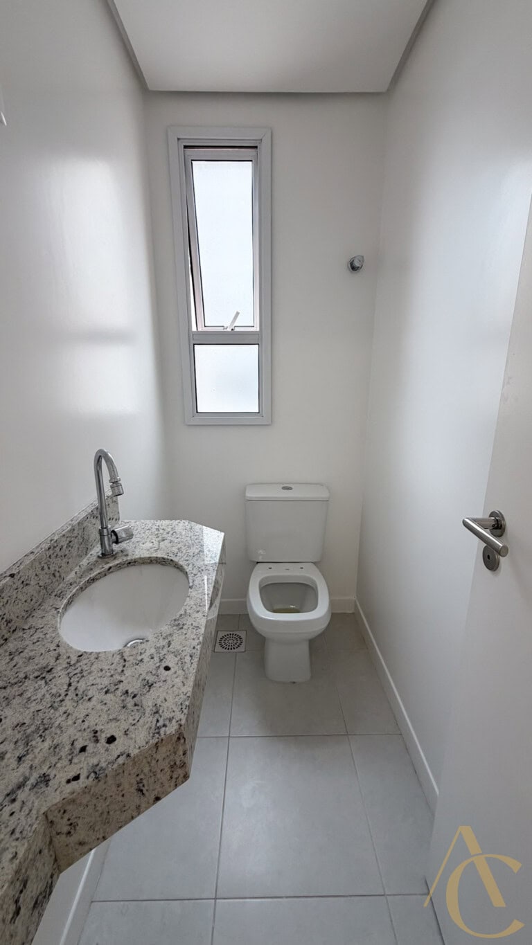 Apartamento para alugar – 03 quartos sendo 01 suíte – Córrego Grande | Florianópolis/SC.