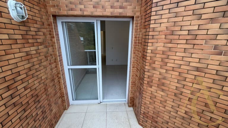 Apartamento para alugar – 03 quartos sendo 01 suíte – Córrego Grande | Florianópolis/SC.