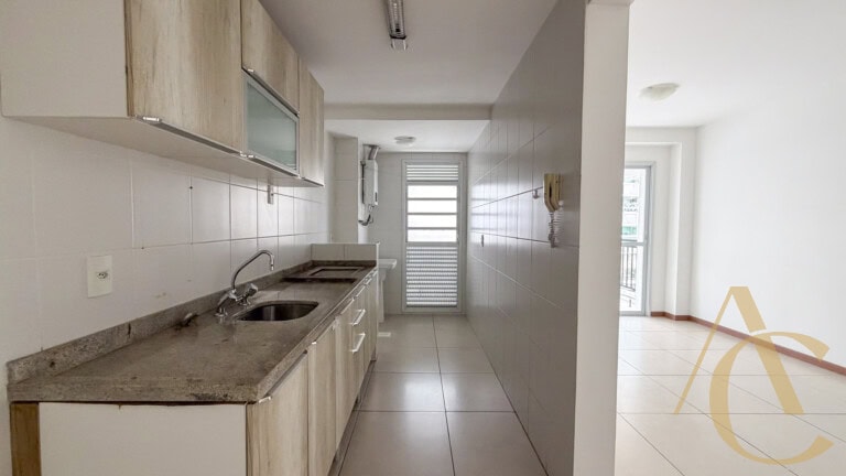 Apartamento para alugar – 1 suíte e 2 demi-suítes –  Abraão | Florianópolis/SC.