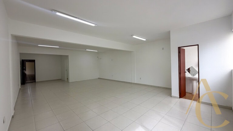 Sala para alugar – 77,12m² – Campinas | São José, SC.