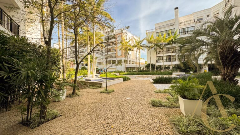 Apartamento para alugar – 3 quartos sendo 1 suíte e demi-suíte – Abraão | Florianópolis/SC.