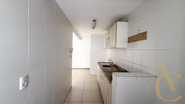 Apartamento para alugar – 1 suíte e 2 demi-suítes –  Abraão | Florianópolis/SC.