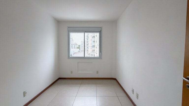 Apartamento para alugar – 1 suíte e 2 demi-suítes –  Abraão | Florianópolis/SC.