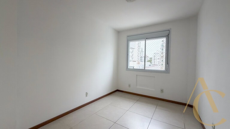 Apartamento para alugar – 1 suíte e 2 demi-suítes –  Abraão | Florianópolis/SC.