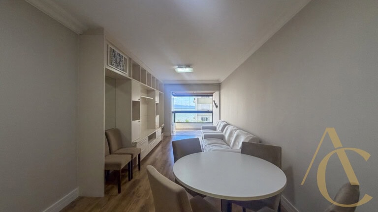 Apartamento para alugar – 3 quartos sendo 1 suíte – Centro | Florianópolis/SC.