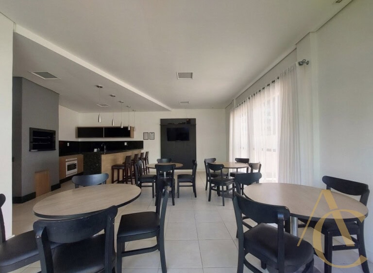 Apartamento para alugar – 2 quartos – Centro | Florianópolis/SC.
