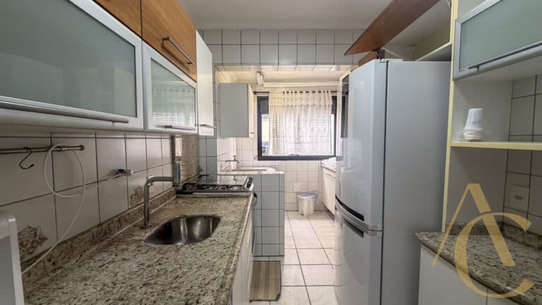 Apartamento para alugar – 3 quartos sendo 1 suíte – Centro | Florianópolis/SC.