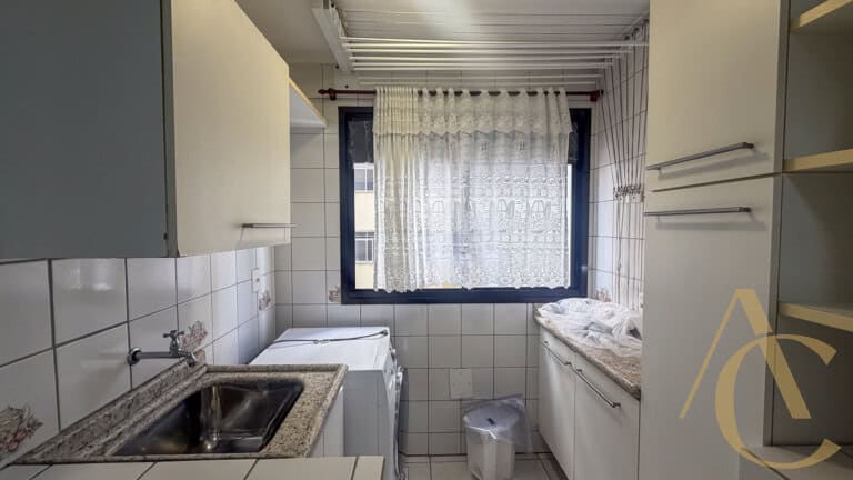 Apartamento para alugar – 3 quartos sendo 1 suíte – Centro | Florianópolis/SC.