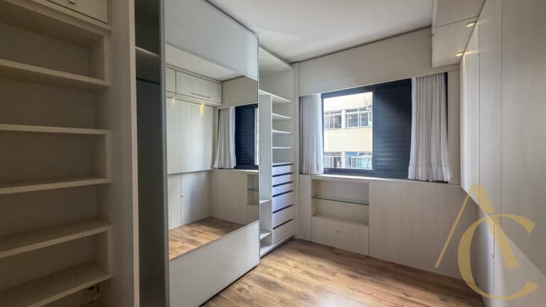 Apartamento para alugar – 3 quartos sendo 1 suíte – Centro | Florianópolis/SC.