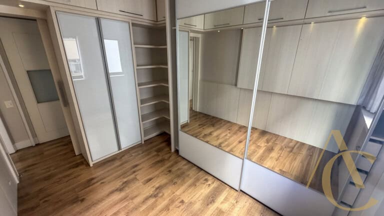 Apartamento para alugar – 3 quartos sendo 1 suíte – Centro | Florianópolis/SC.