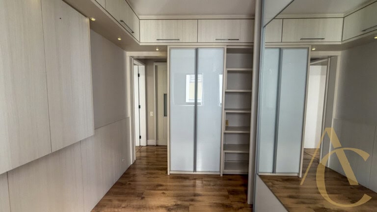 Apartamento para alugar – 3 quartos sendo 1 suíte – Centro | Florianópolis/SC.
