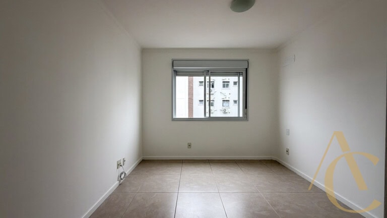 Apartamento para alugar – 3 quartos sendo 1 suíte e demi-suíte – Abraão | Florianópolis/SC.