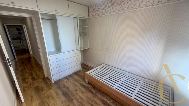 Apartamento para alugar – 3 quartos sendo 1 suíte – Centro | Florianópolis/SC.