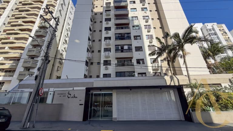 Apartamento para alugar – 3 quartos sendo 1 suíte – Centro | Florianópolis/SC.
