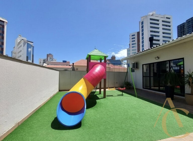 Apartamento para alugar – 2 quartos – Centro | Florianópolis/SC.