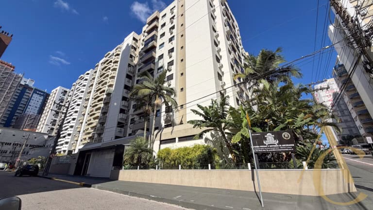 Apartamento para alugar – 3 quartos sendo 1 suíte – Centro | Florianópolis/SC.