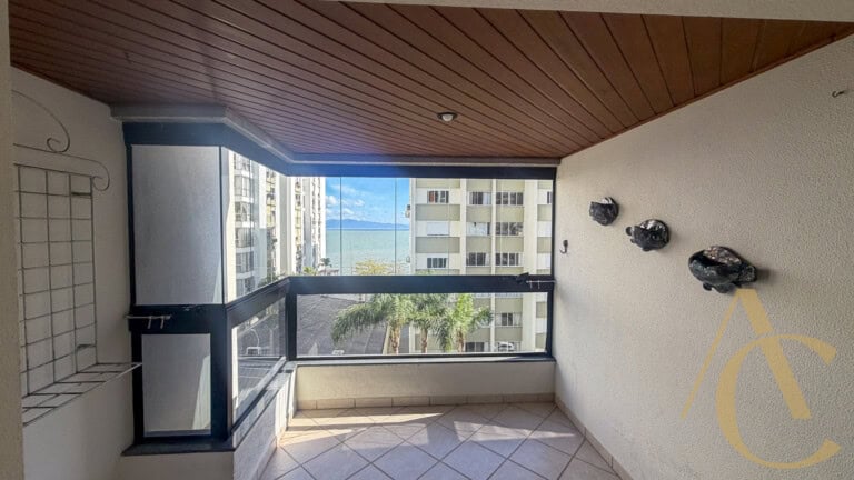 Apartamento para alugar – 3 quartos sendo 1 suíte – Centro | Florianópolis/SC.