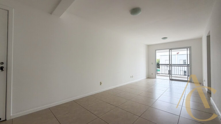 Apartamento para alugar – 3 quartos sendo 1 suíte e demi-suíte – Abraão | Florianópolis/SC.