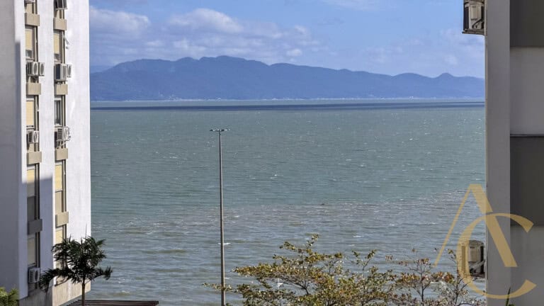 Apartamento para alugar – 3 quartos sendo 1 suíte – Centro | Florianópolis/SC.