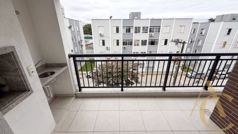 Apartamento para alugar – 3 quartos sendo 1 suíte e demi-suíte – Abraão | Florianópolis/SC.