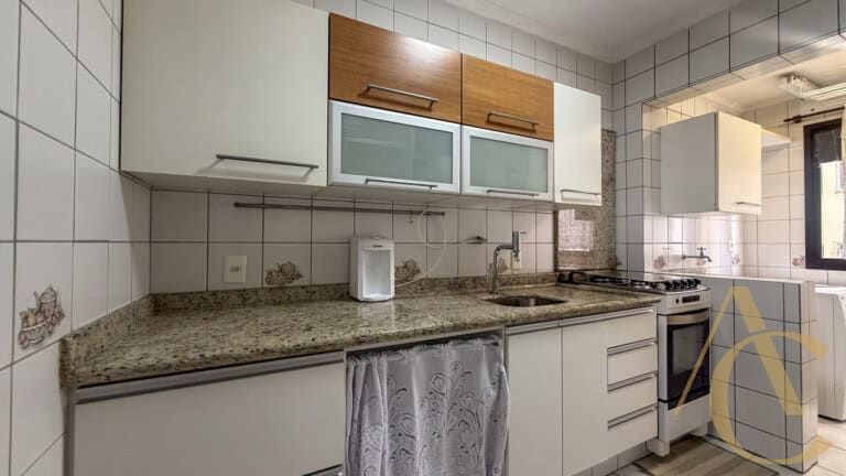 Apartamento para alugar – 3 quartos sendo 1 suíte – Centro | Florianópolis/SC.