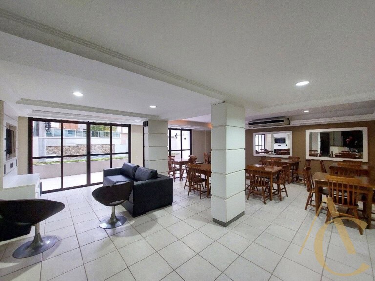 Apartamento para alugar – 3 quartos sendo 1 suíte – Centro | Florianópolis/SC.