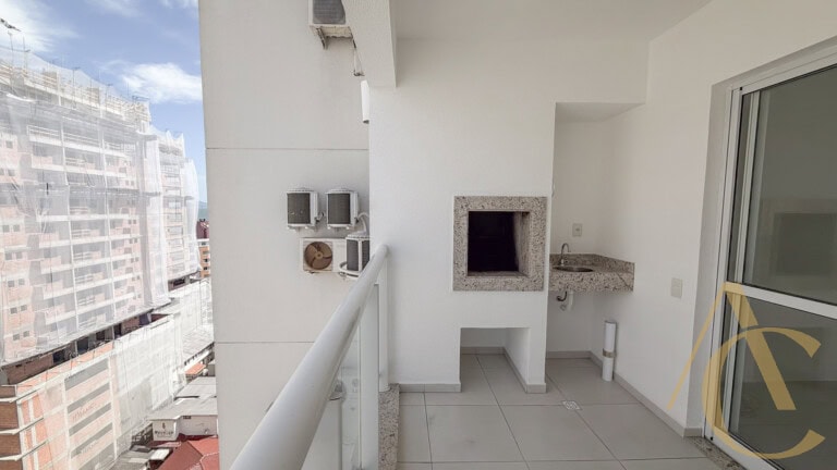 Apartamento para alugar – 03 quartos sendo 01 suíte – Campinas | São José/SC.