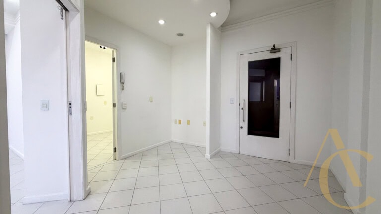 RESERVADO – Sala para alugar – 36,70m² – Campinas | São José, SC.