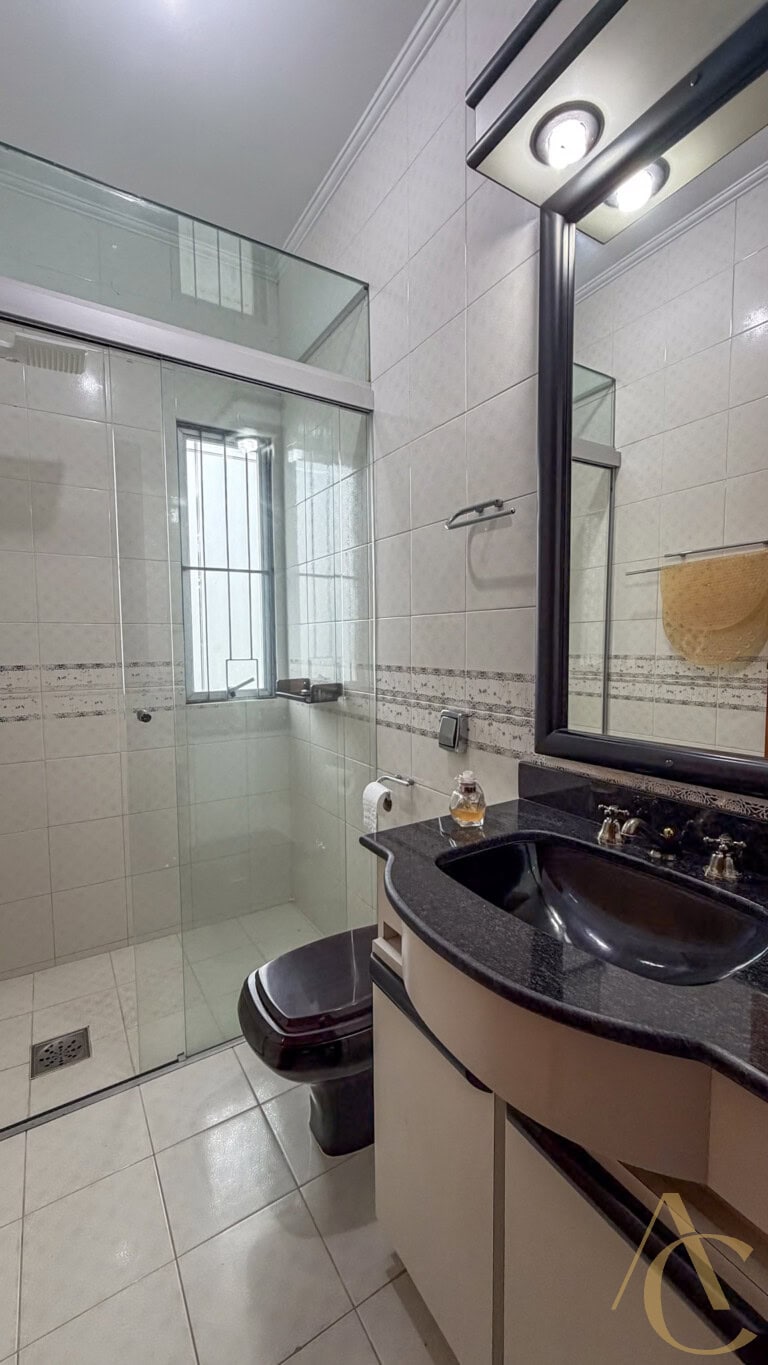 Casa residencial para alugar – 03 quartos sendo 01 suíte – Estreito | Florianópolis/SC.