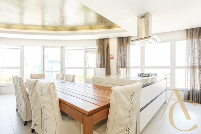 Apartamento para alugar – 03 quartos sendo 01 suíte – Campinas | São José/SC.