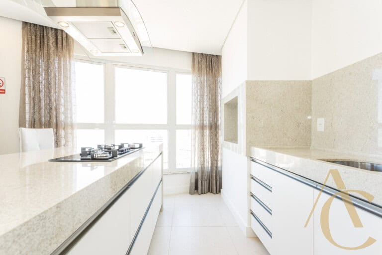 Apartamento para alugar – 03 quartos sendo 01 suíte – Campinas | São José/SC.