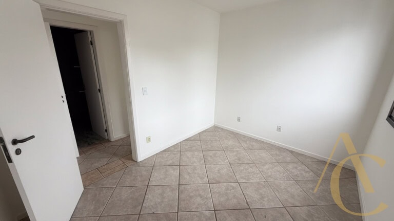 Apartamento para alugar – 2 quartos sendo 1 suíte – Agronômica | Florianópolis/SC.