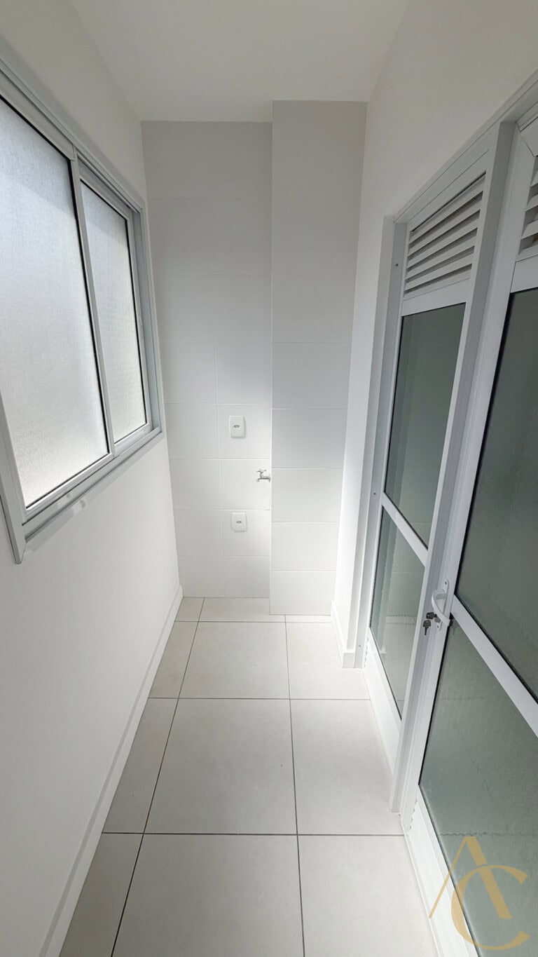 Apartamento para alugar – 03 quartos sendo 01 suíte – Campinas | São José/SC.