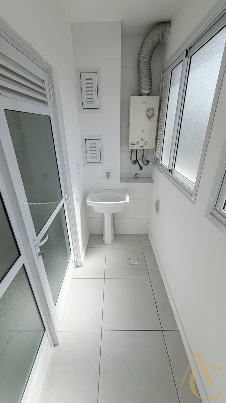 Apartamento para alugar – 03 quartos sendo 01 suíte – Campinas | São José/SC.