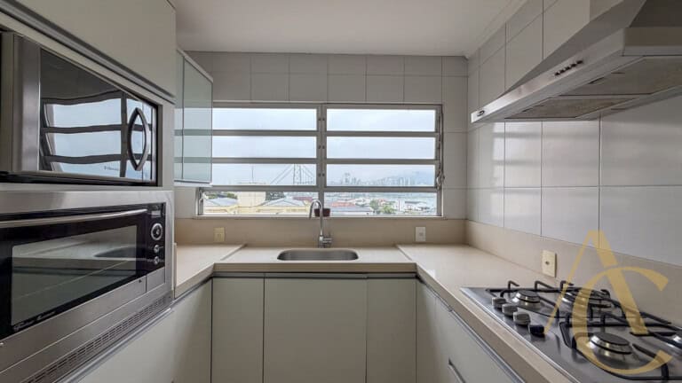 Casa residencial para alugar – 03 quartos sendo 01 suíte – Estreito | Florianópolis/SC.