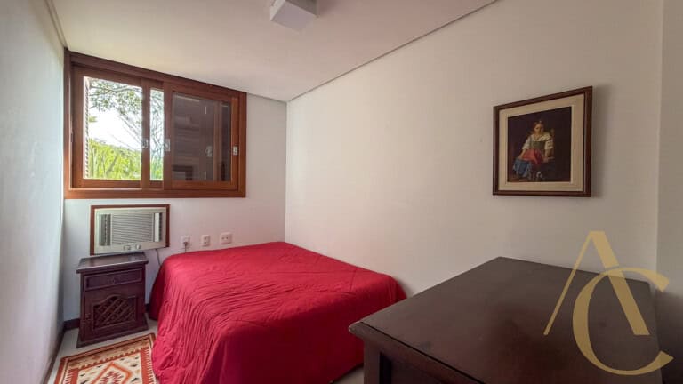 Casa residencial para locação – 06 quartos sendo 04 suítes – Córrego Grande | Florianópolis/SC.