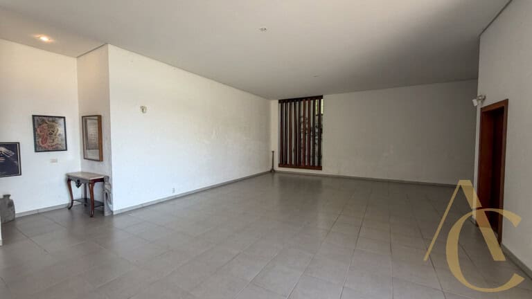 Casa residencial para locação – 06 quartos sendo 04 suítes – Córrego Grande | Florianópolis/SC.