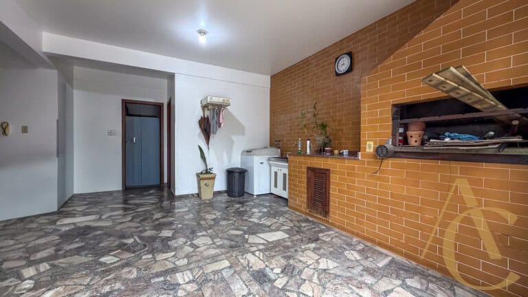 Casa residencial para alugar – 03 quartos sendo 01 suíte – Estreito | Florianópolis/SC.