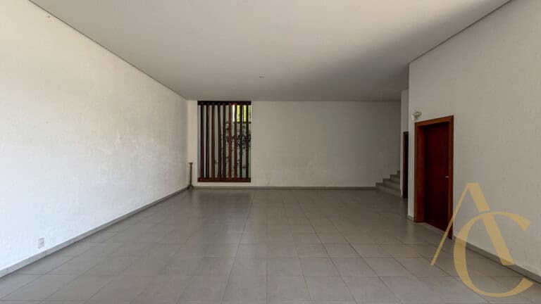 Casa residencial para locação – 06 quartos sendo 04 suítes – Córrego Grande | Florianópolis/SC.