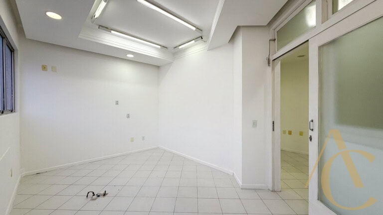RESERVADO – Sala para alugar – 36,70m² – Campinas | São José, SC.