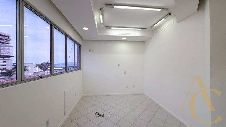 RESERVADO – Sala para alugar – 36,70m² – Campinas | São José, SC.