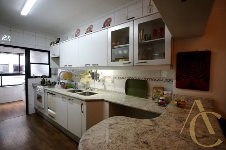 Apartamento para alugar – 03 quartos sendo 01 suíte – Agronômica | Florianópolis/SC.