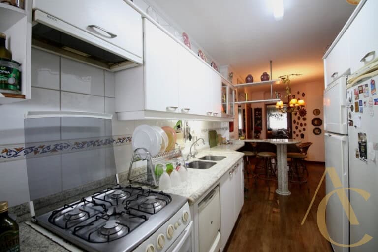 Apartamento para alugar – 03 quartos sendo 01 suíte – Agronômica | Florianópolis/SC.